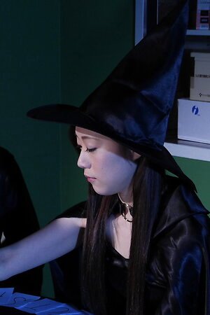 Anal exploration for the schoolgirl Kai Mihura