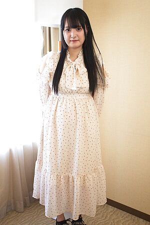 Reika Kato reveals her sexy tits